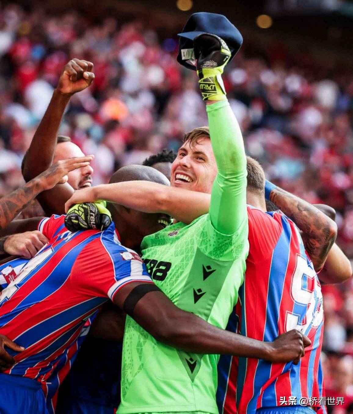 包含刚刚！赛后拉齐奥调整名单以备社区盾今夜利物浦调整名单以备法国杯，窗口期里昂备战欧冠的词条